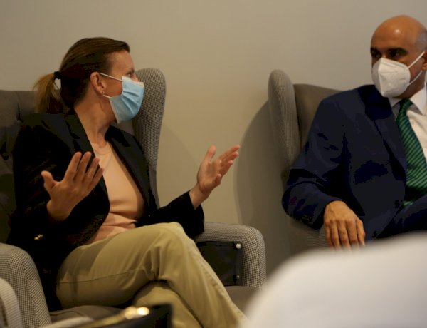 بعد لقاء وزيارة جمعية الصداقة الليبية الأمريكية سفير  واشنطن يجتمع بديبي هيرست